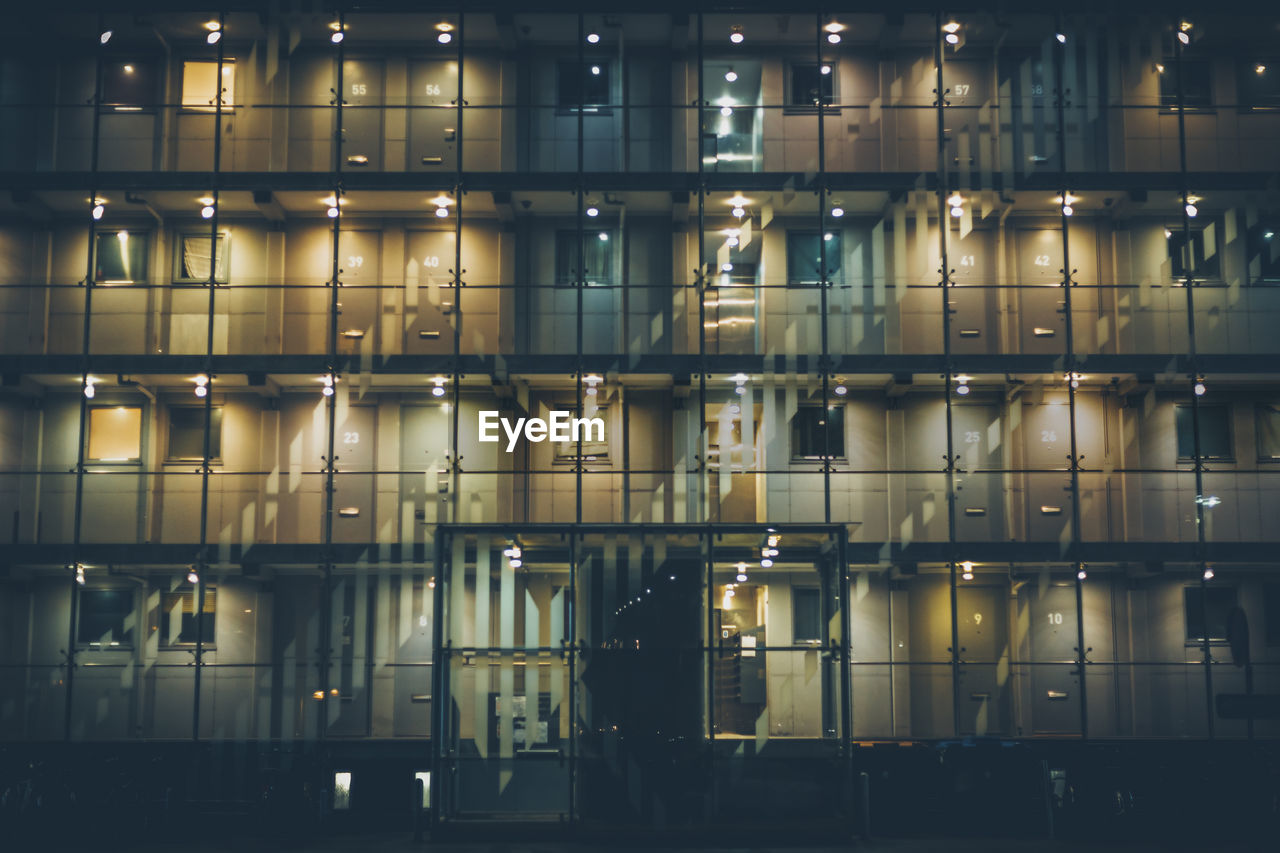 FULL FRAME SHOT OF ILLUMINATED OFFICE