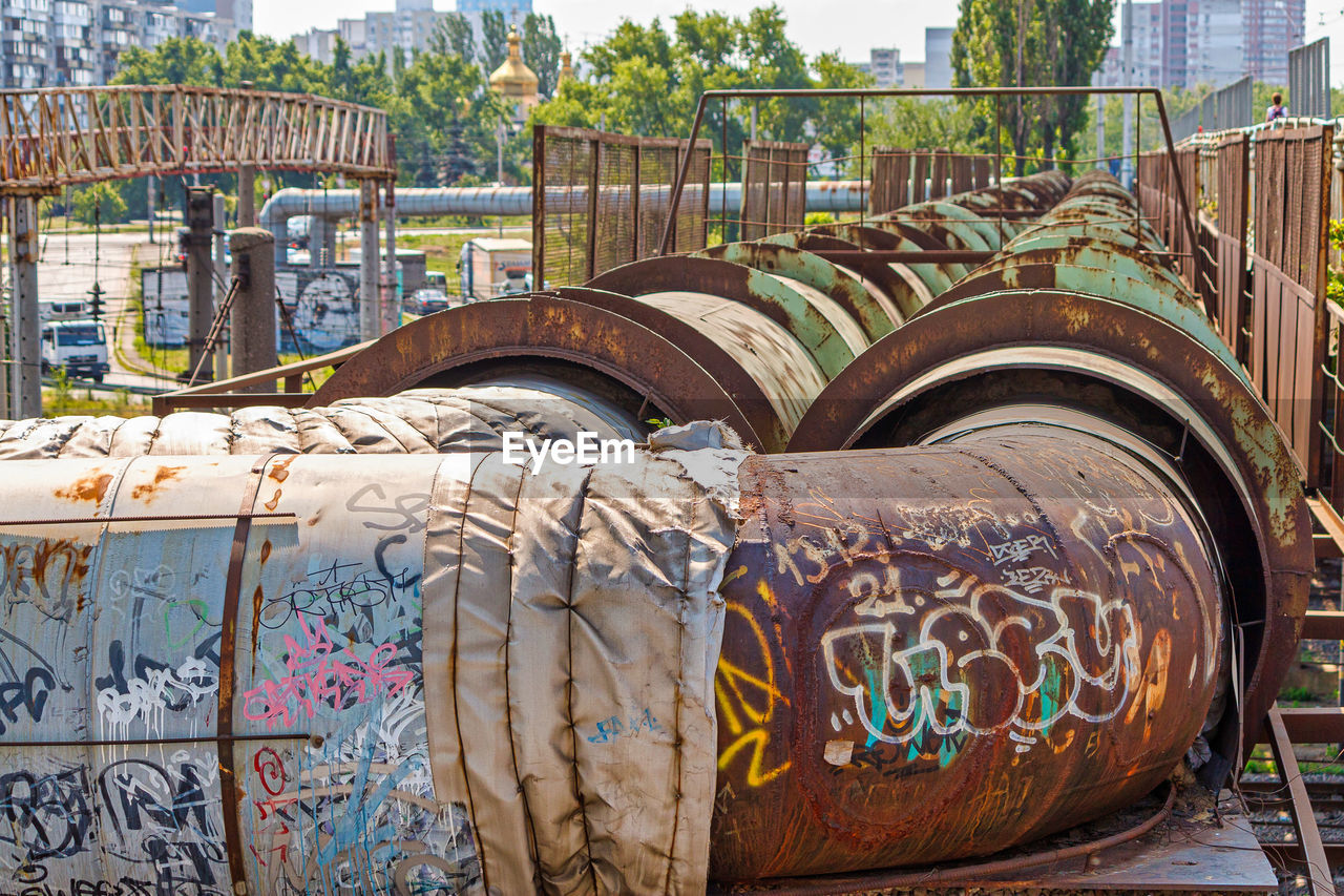 GRAFFITI ON RUSTY METAL