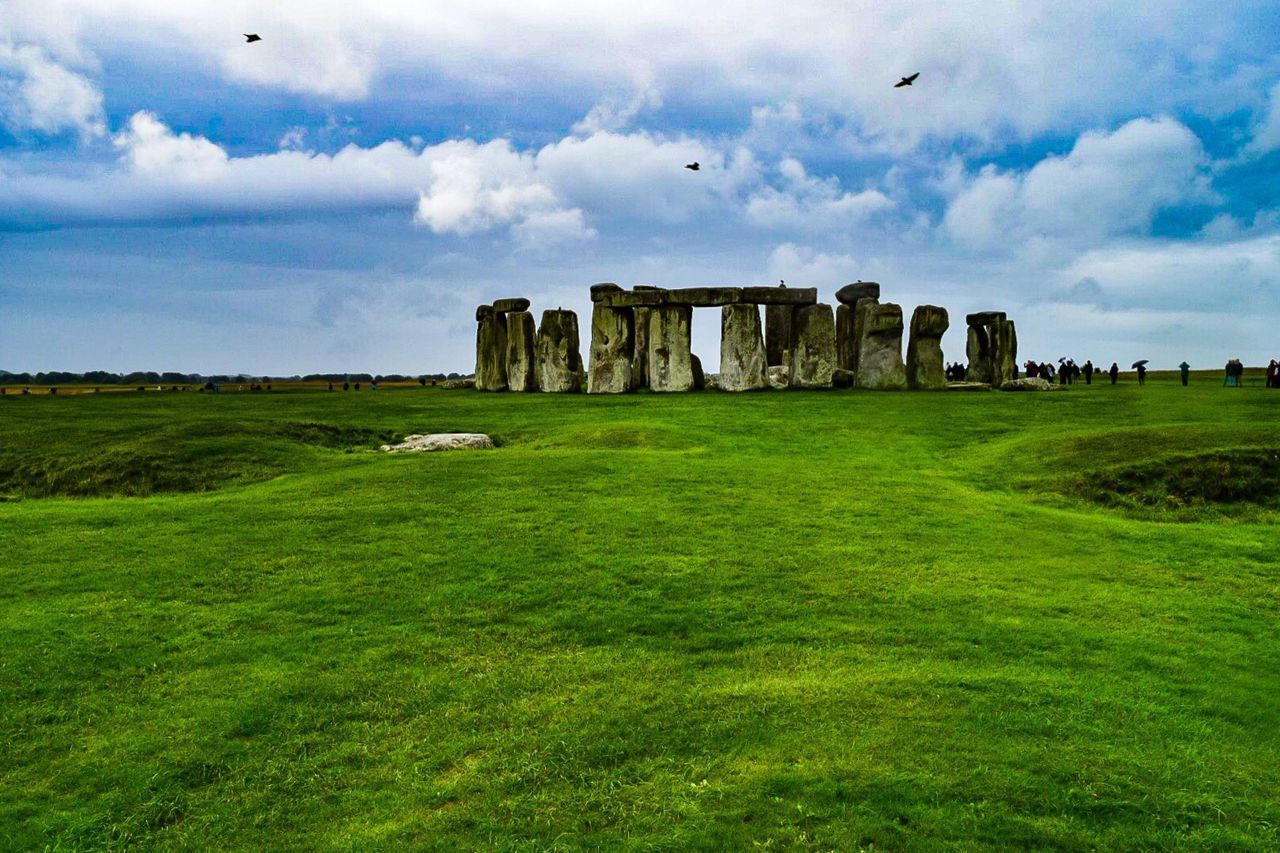 VIEW OF OLD RUINS AGAINST SKY