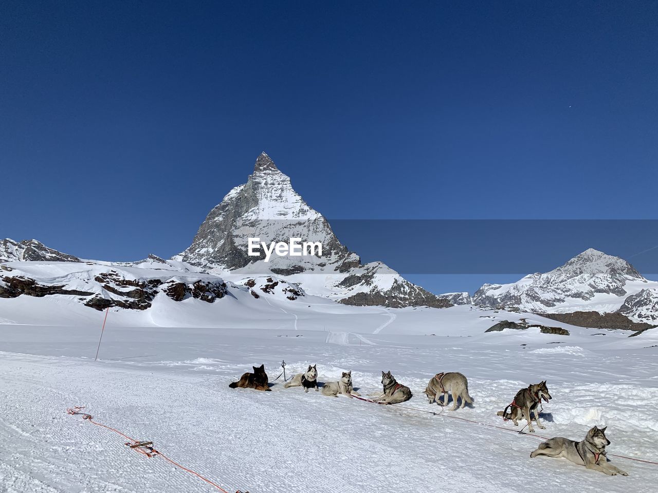 SCENIC VIEW OF SNOWCAPPED MOUNTAIN AGAINST CLEAR BLUE SKY