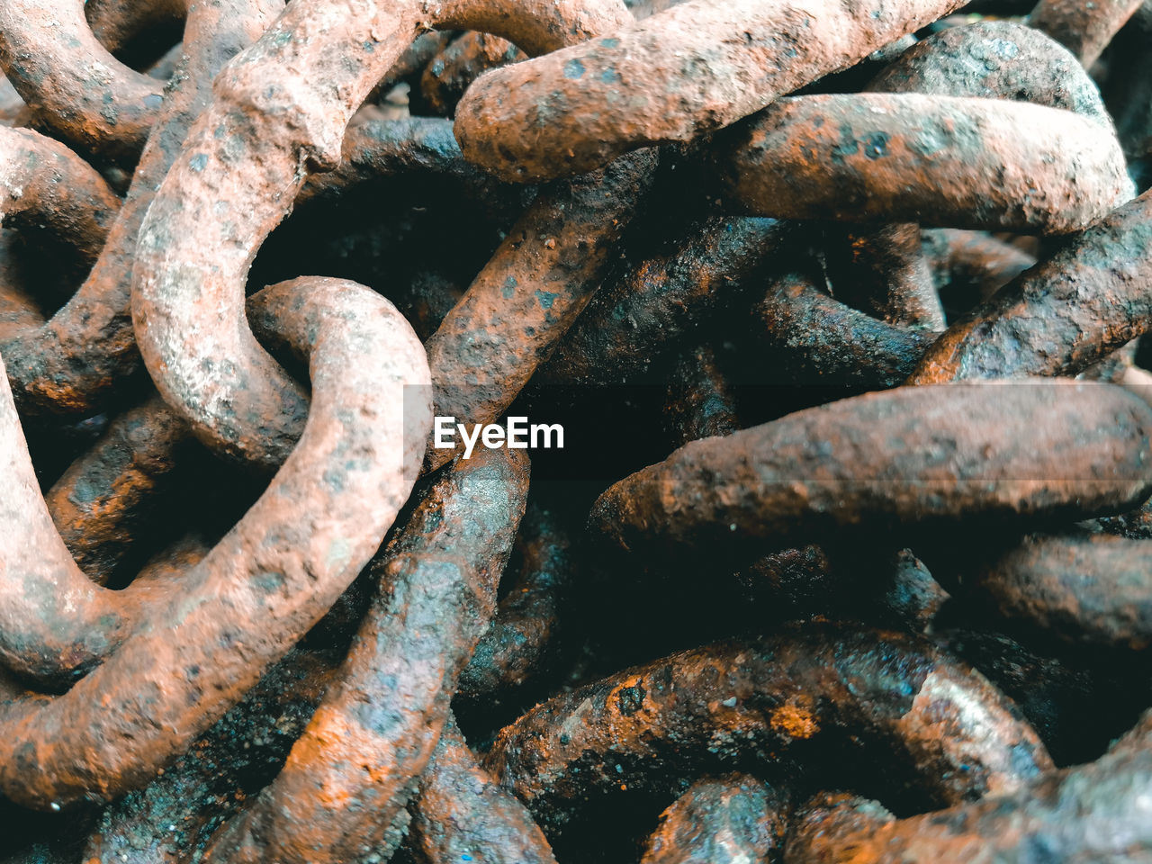 Close-up of rusty chain