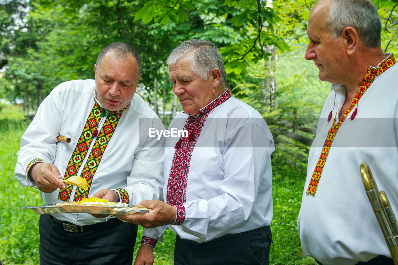 FRIENDS IN A TRADITIONAL CLOTHING