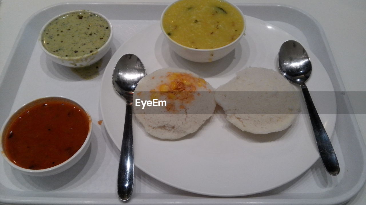 HIGH ANGLE VIEW OF FOOD ON TABLE