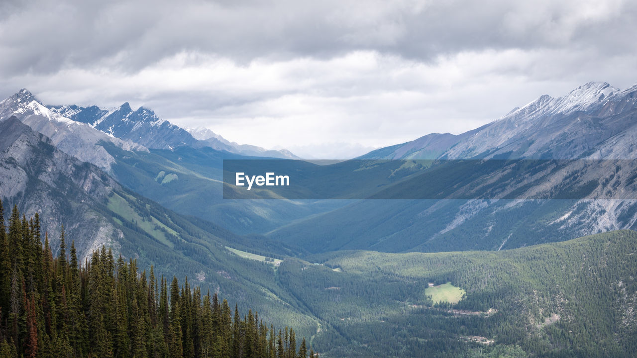 Beautiful alpine valley in canadian rockies, sulphur mountain,banff national park, alberta, canada