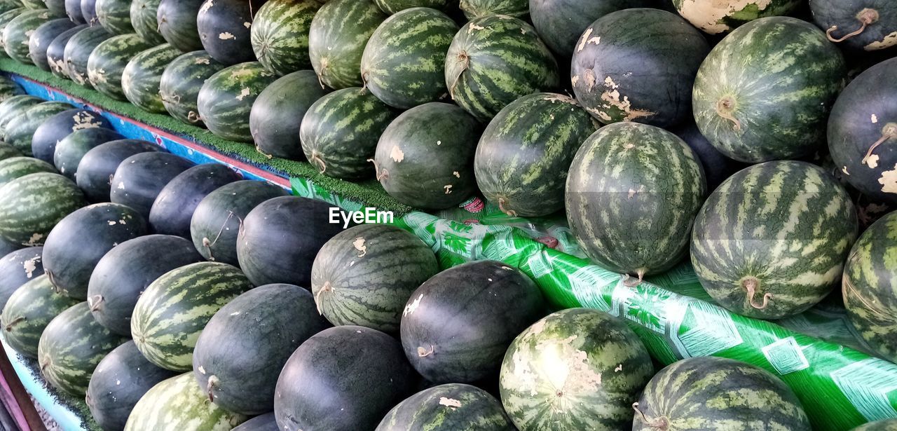 FULL FRAME SHOT OF FRUITS AT MARKET