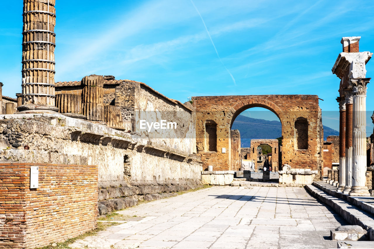 The roman city of pompeii was buried by the eruption in 79 ad of mount vesuvius in southern italy