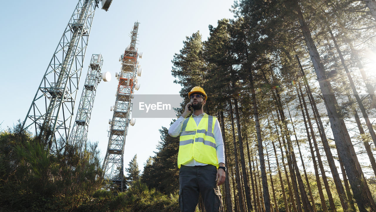 Technical maintenance goes to the telecommunications antennas