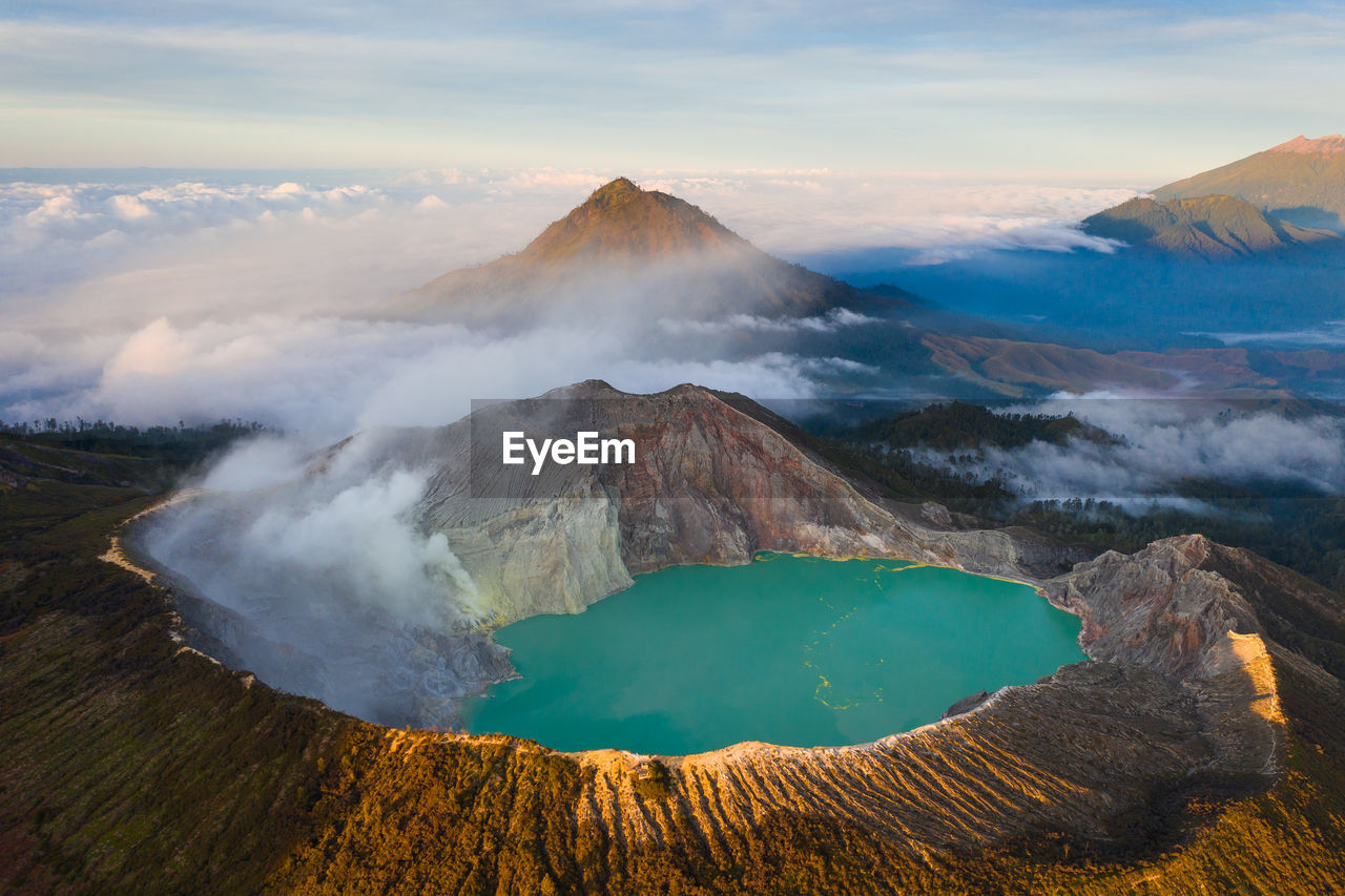 PANORAMIC VIEW OF VOLCANIC MOUNTAIN