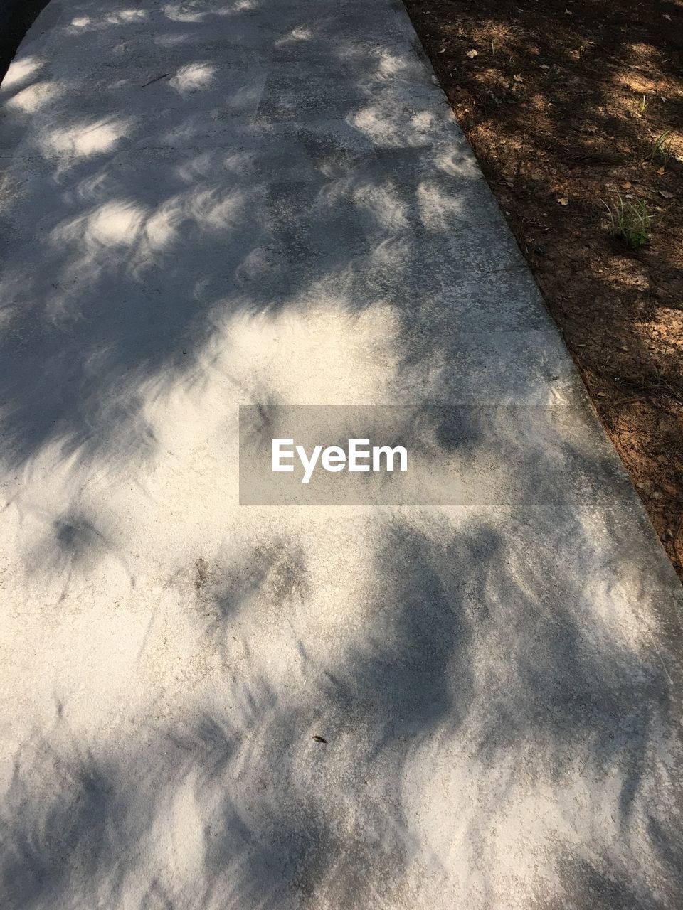 CLOSE-UP OF SHADOW OF WATER