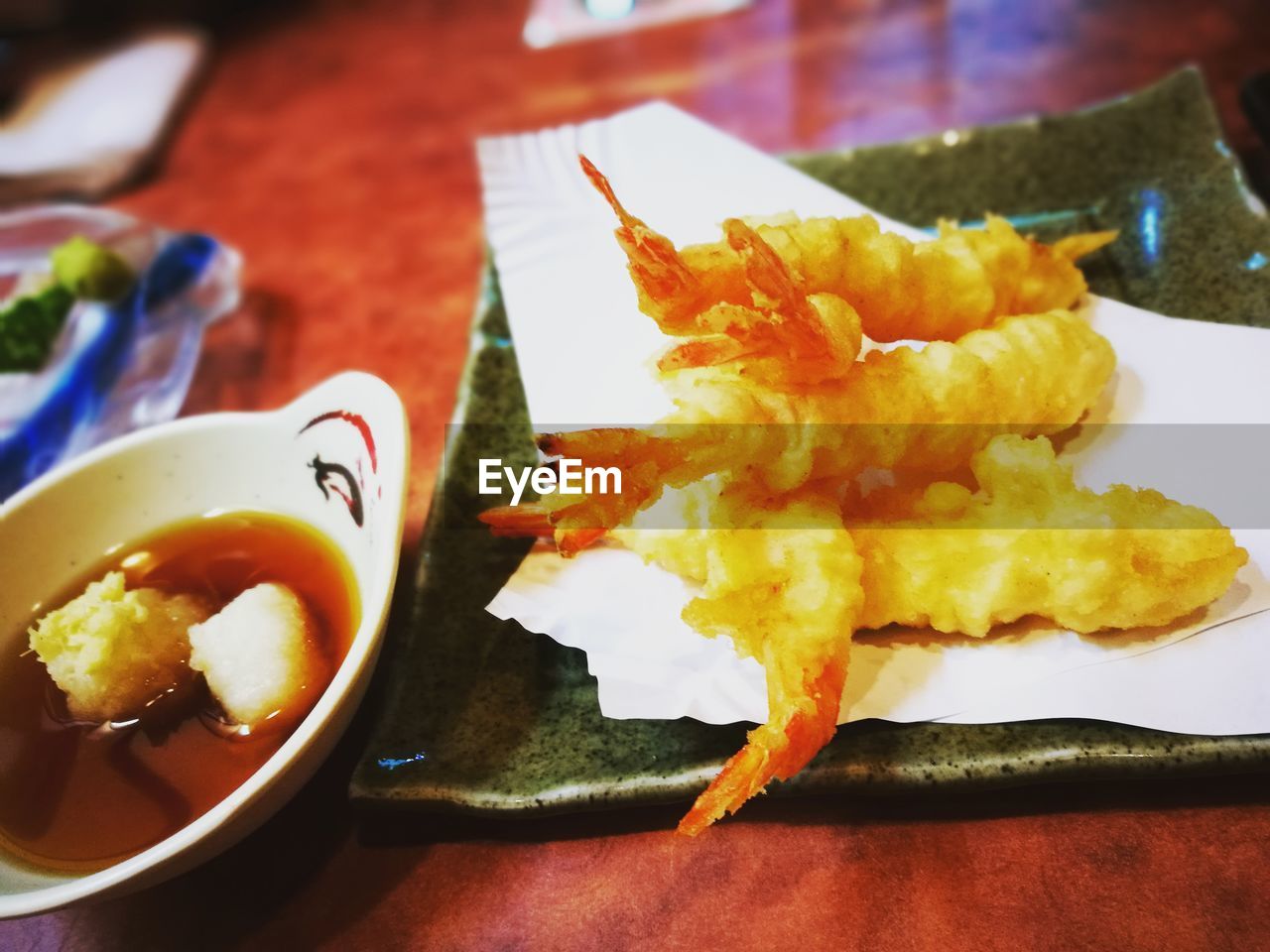 CLOSE-UP OF FOOD SERVED ON PLATE