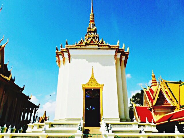 LOW ANGLE VIEW OF TEMPLE AGAINST SKY