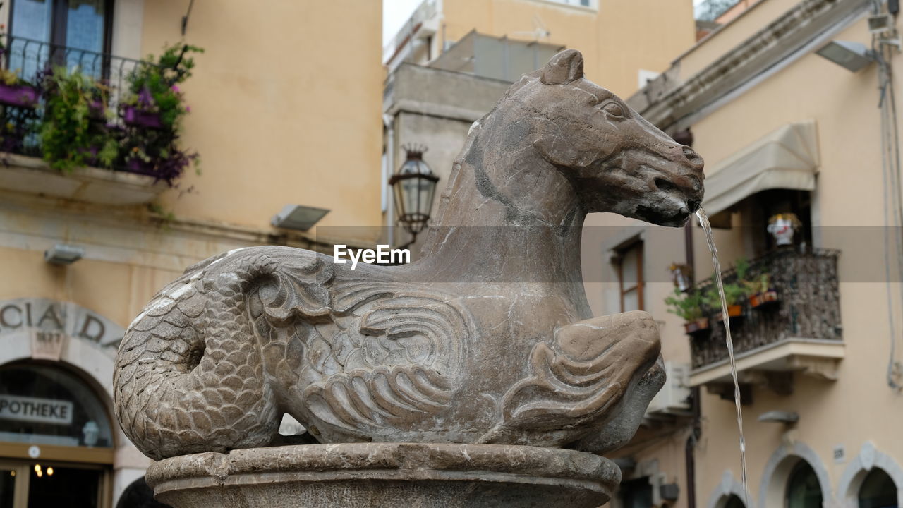 STATUE OF BUILDINGS