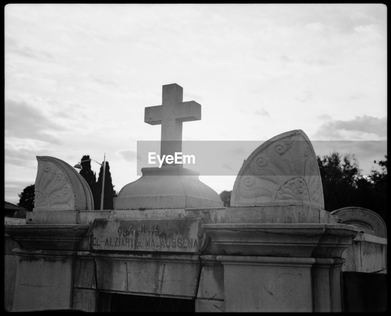 Cimetière du Château Analogue Photography Architecture Balck And White Castle Catholic Cemetery Christianity Cimetière Du Château Côte D'Azur Death Jesus Mausoleum Nice Nizza Outdoors Plaubel Makina 67 Sphinx