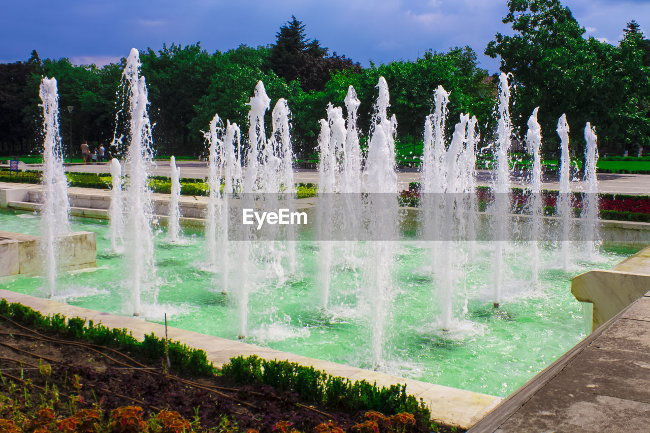 WATER SPLASHING IN FOUNTAIN