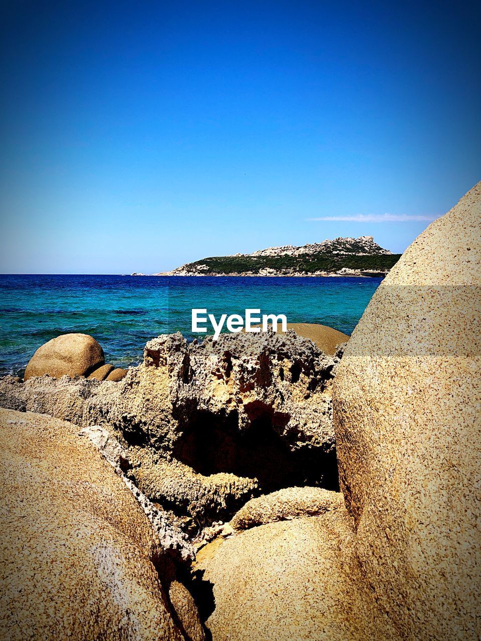 PANORAMIC VIEW OF SEA AGAINST CLEAR SKY