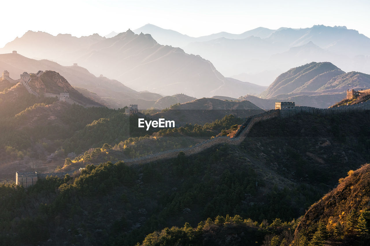 Great wall of china on mountain range