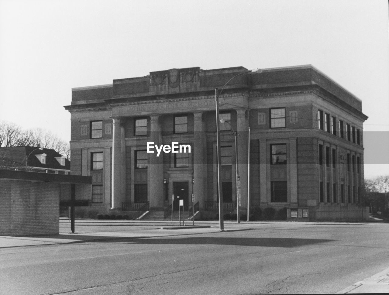 VIEW OF BUILDING WITH WINDOWS