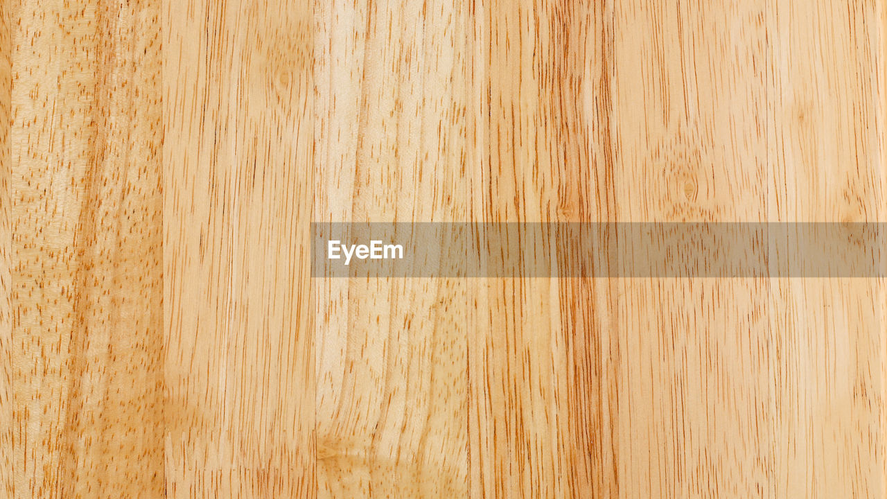 SURFACE LEVEL VIEW OF WOODEN FLOOR