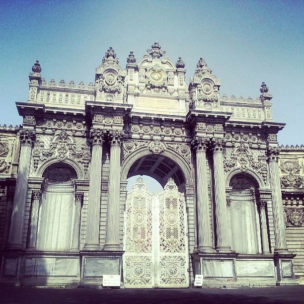 LOW ANGLE VIEW OF FACADE OF BUILDING