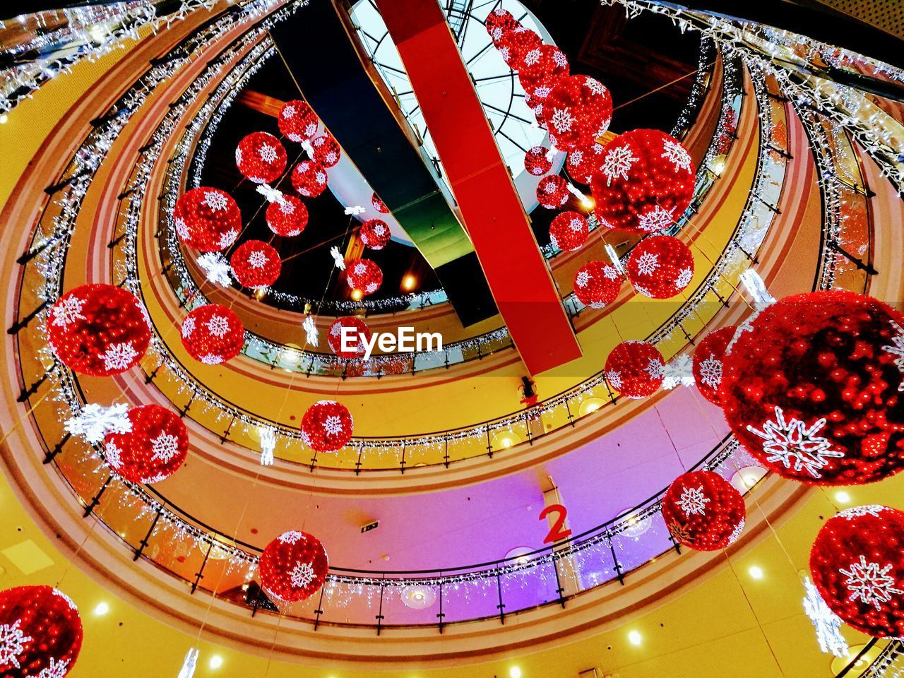 RED DECORATION IN CORRIDOR