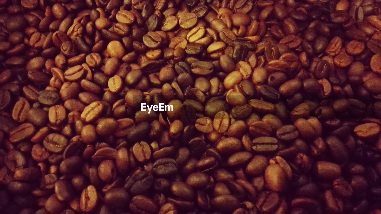 FULL FRAME SHOT OF ROASTED COFFEE