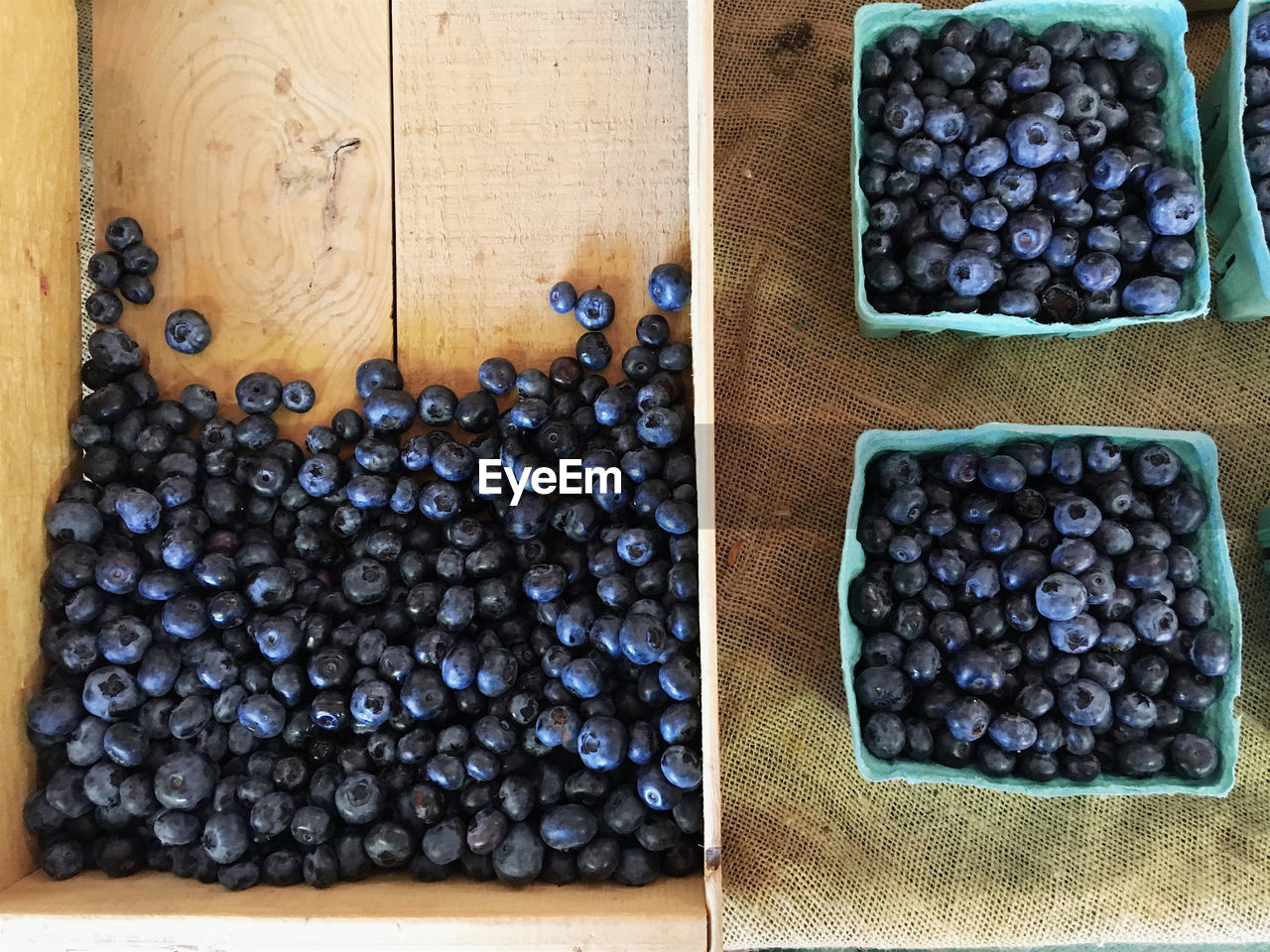 HIGH ANGLE VIEW OF BERRIES ON TABLE