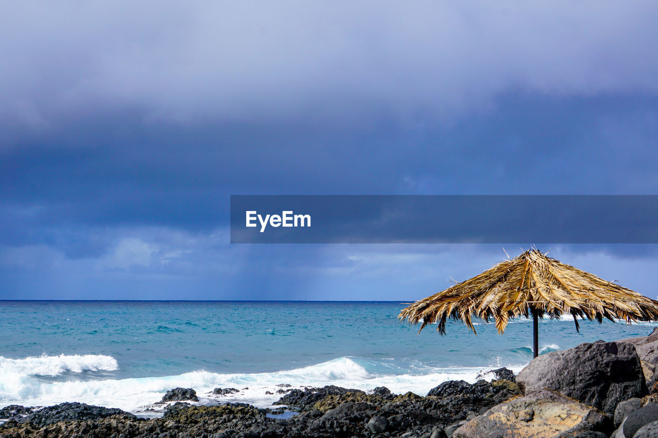 PANORAMIC VIEW OF SEA AGAINST SKY