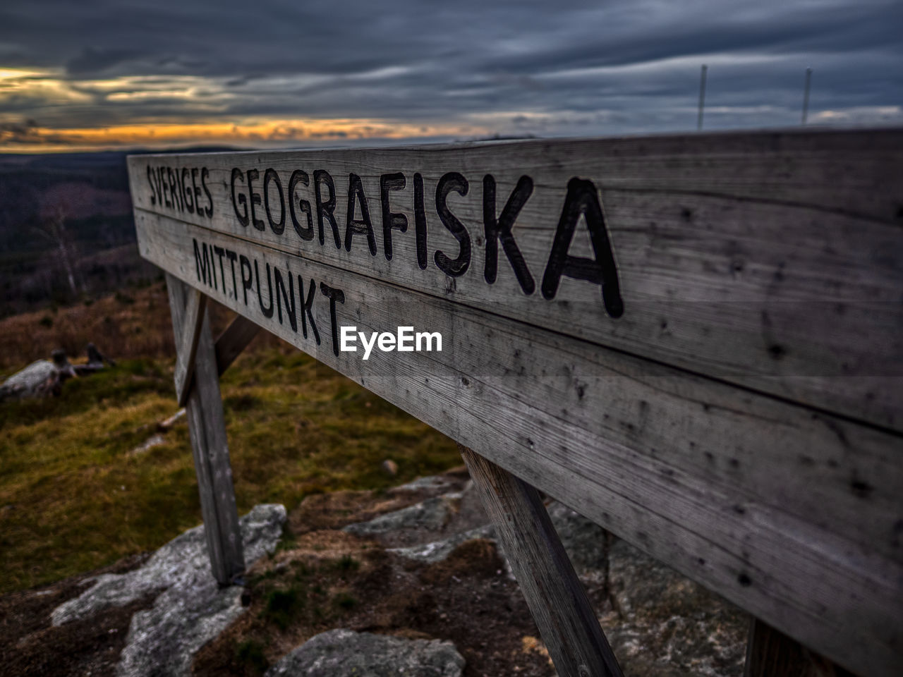 INFORMATION SIGN ON WOOD