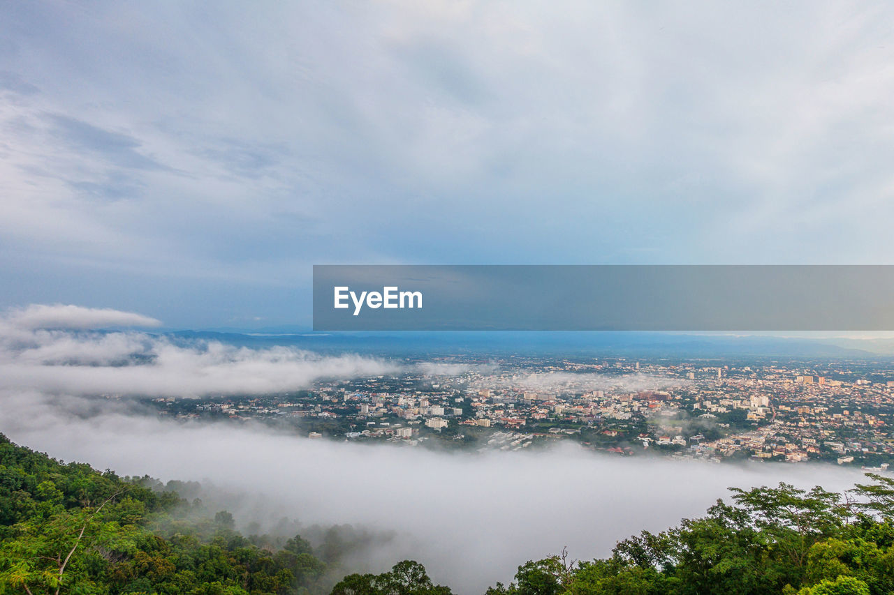 SCENIC VIEW OF CITYSCAPE AGAINST SKY