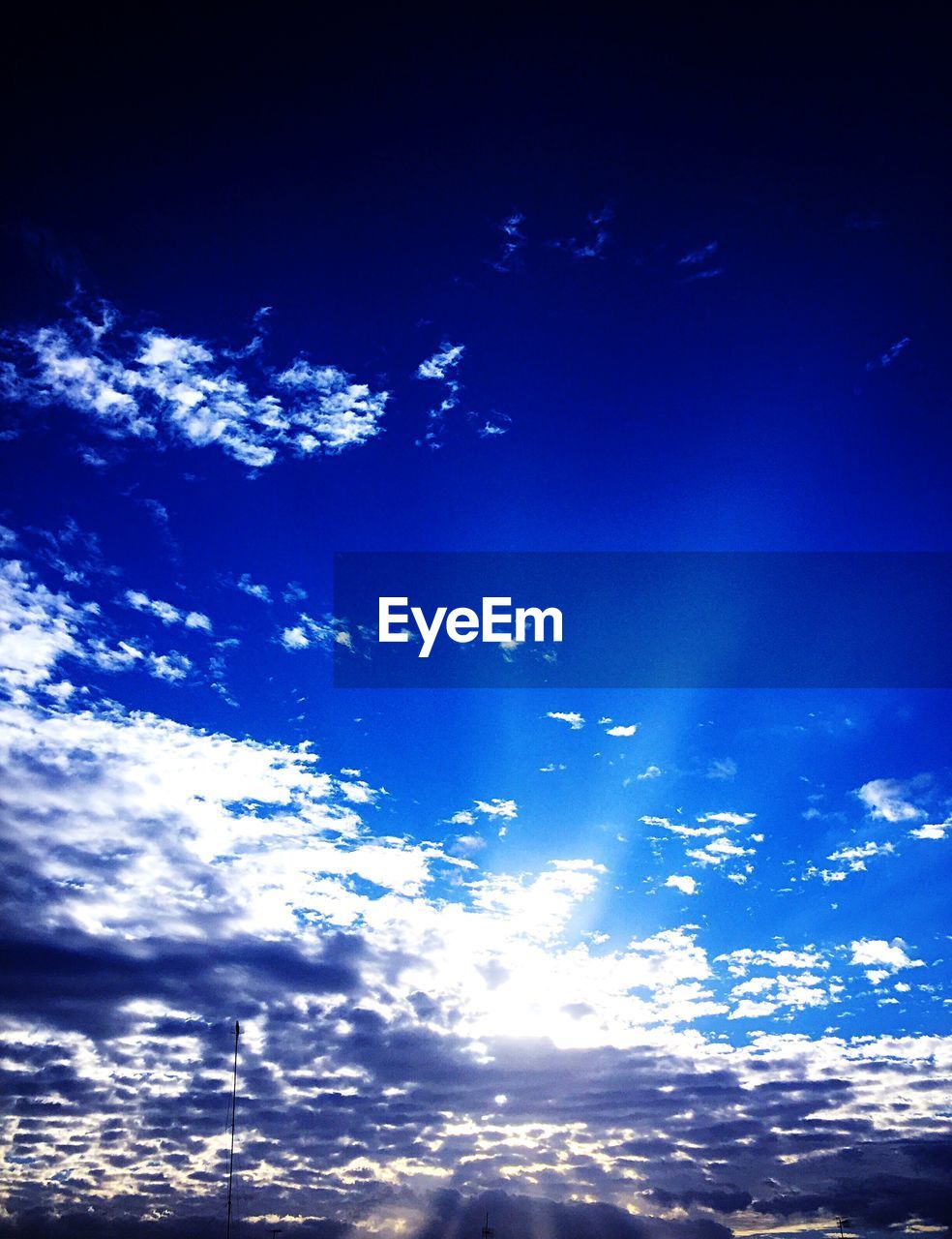 FULL FRAME SHOT OF CLOUDS IN BLUE SKY