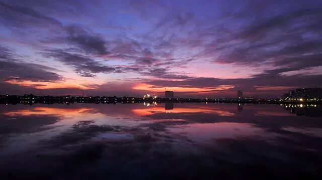 SCENIC VIEW OF SEA AT DUSK