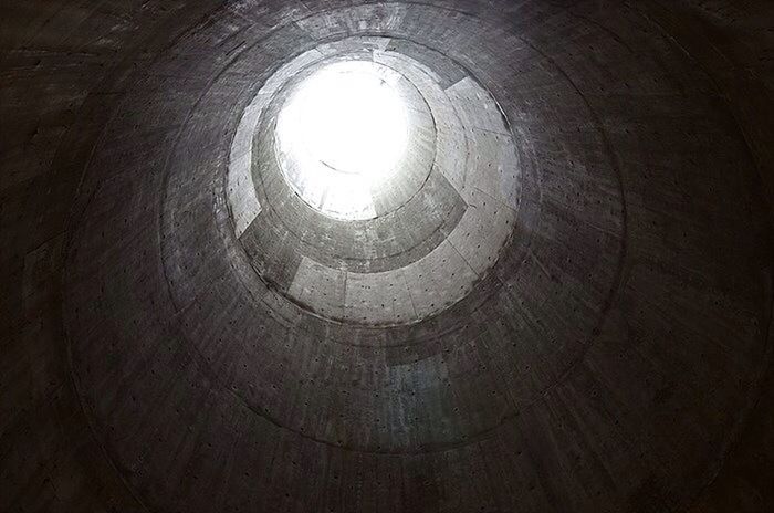 LOW ANGLE VIEW OF SPIRAL STAIRCASE