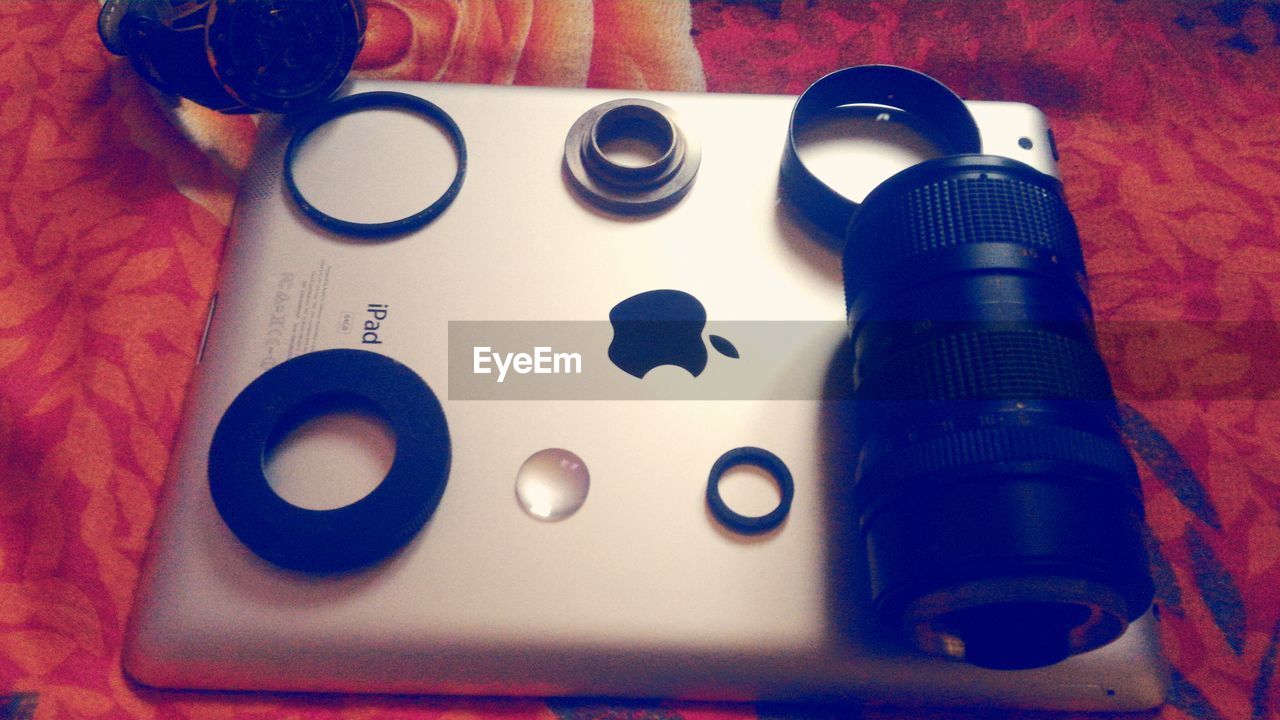 HIGH ANGLE VIEW OF EYEGLASSES ON TABLE