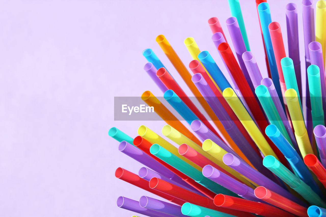 HIGH ANGLE VIEW OF COLORED PENCILS