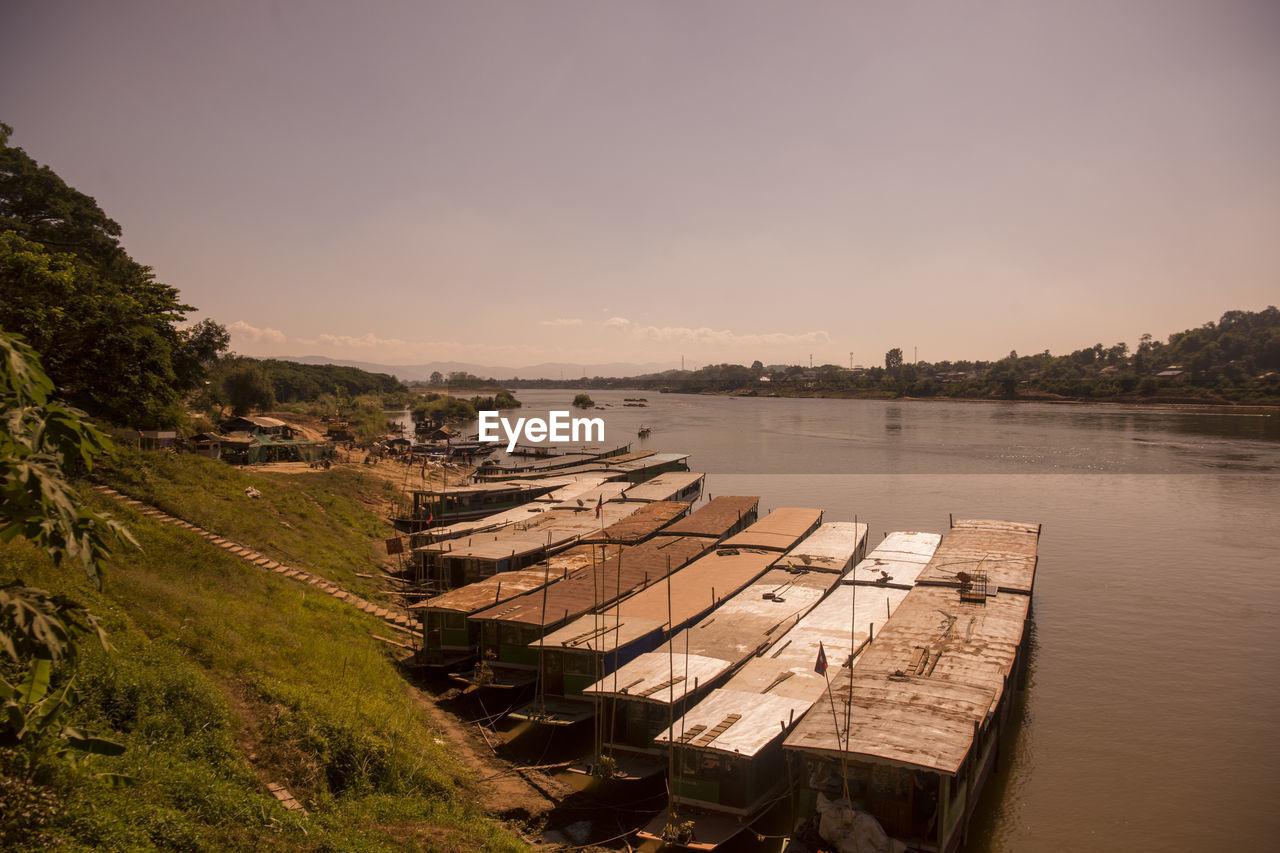 PANORAMIC SHOT OF RIVER AGAINST SKY