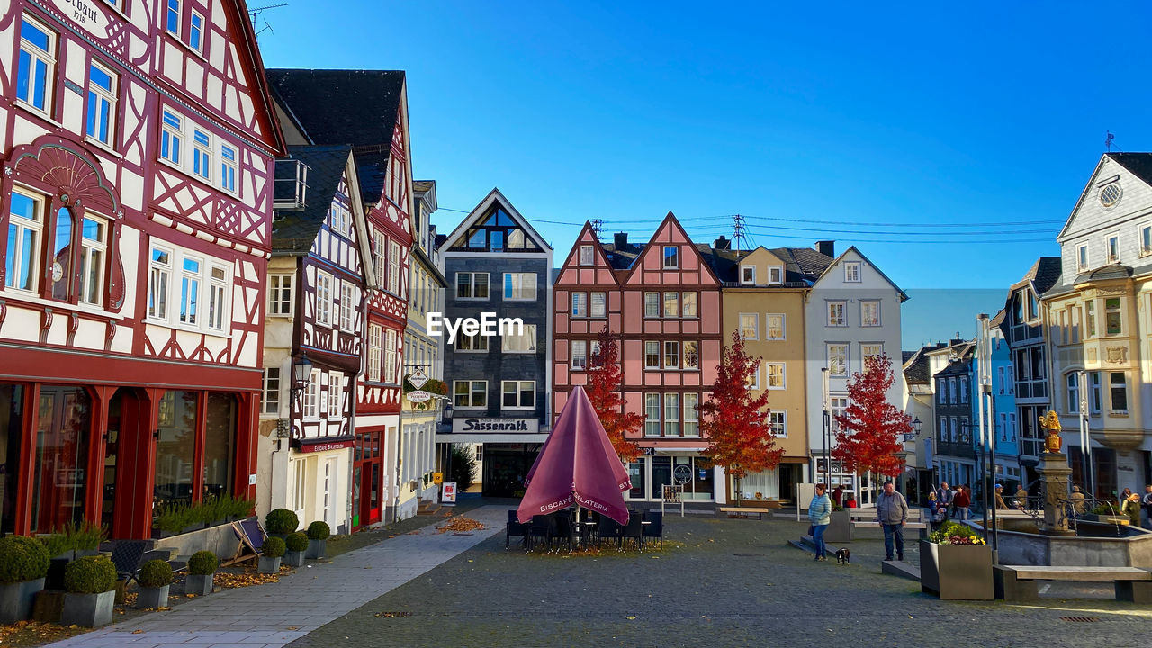 PANORAMIC VIEW OF BUILDINGS AGAINST SKY