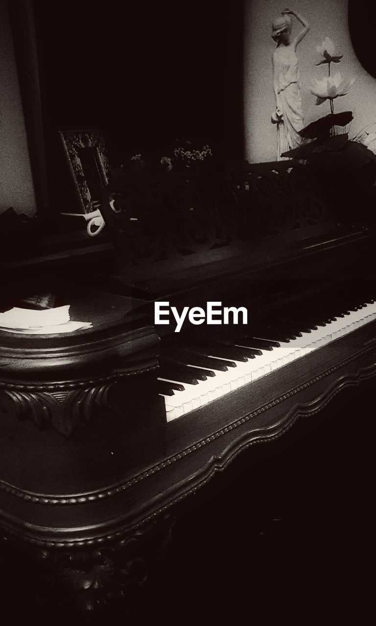 indoors, no people, music, close-up, musical instrument, piano, day