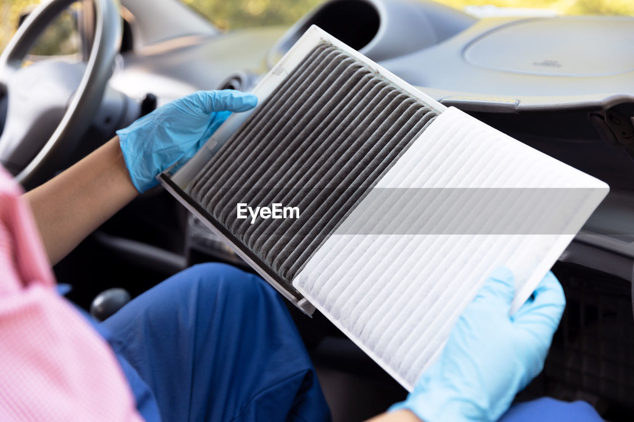 Replacing the cabin pollen air filter for a car