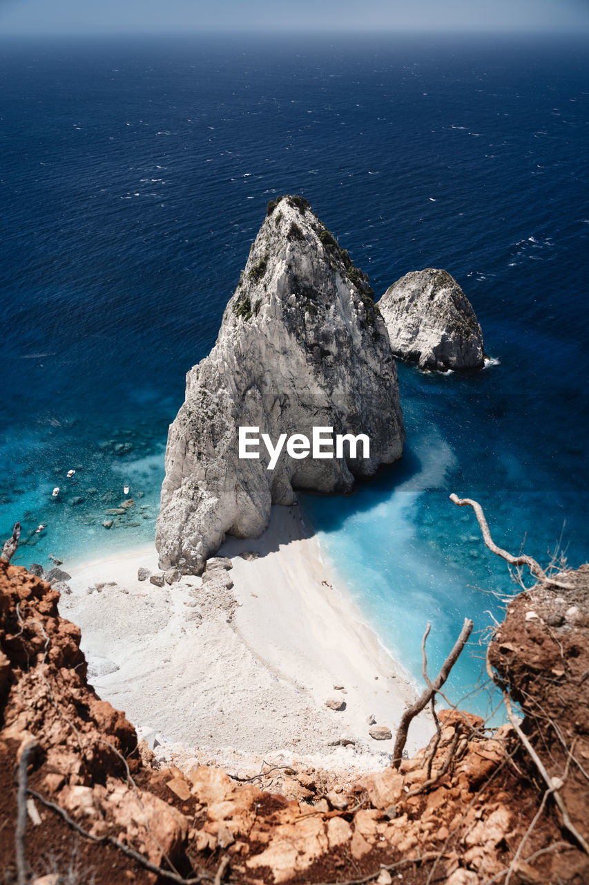 SCENIC VIEW OF ROCKS ON SHORE