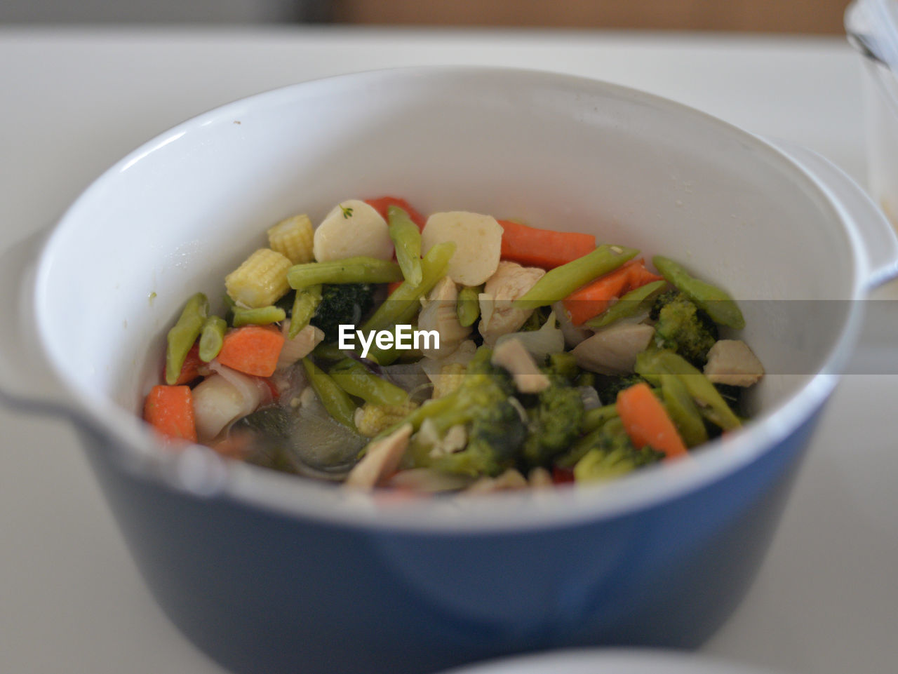 CLOSE-UP OF SALAD SERVED IN BOWL