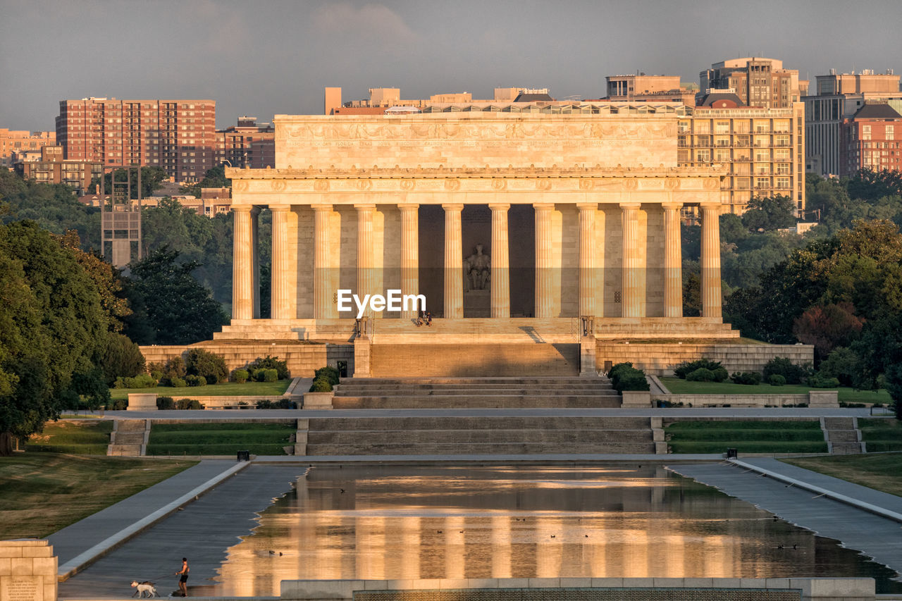 Lincoln memorial against sky in city