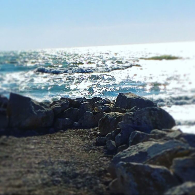 SURFACE LEVEL OF ROCKS ON BEACH