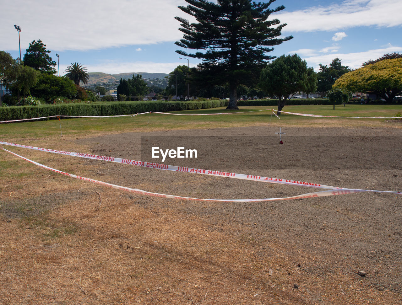 SCENIC VIEW OF FIELD