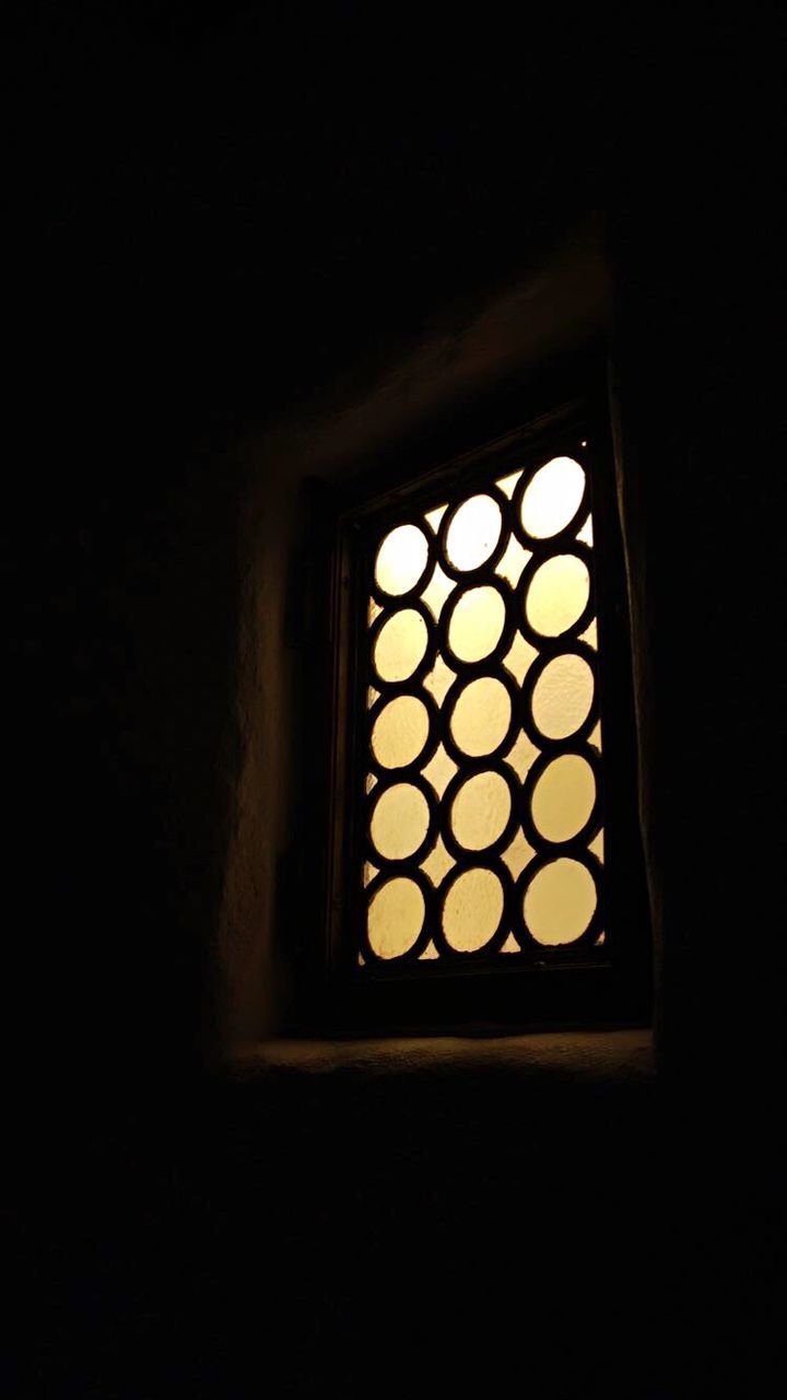 WINDOW IN CORRIDOR