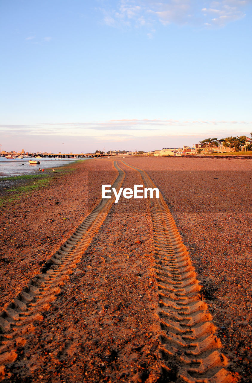 SURFACE LEVEL OF ROAD ALONG LANDSCAPE