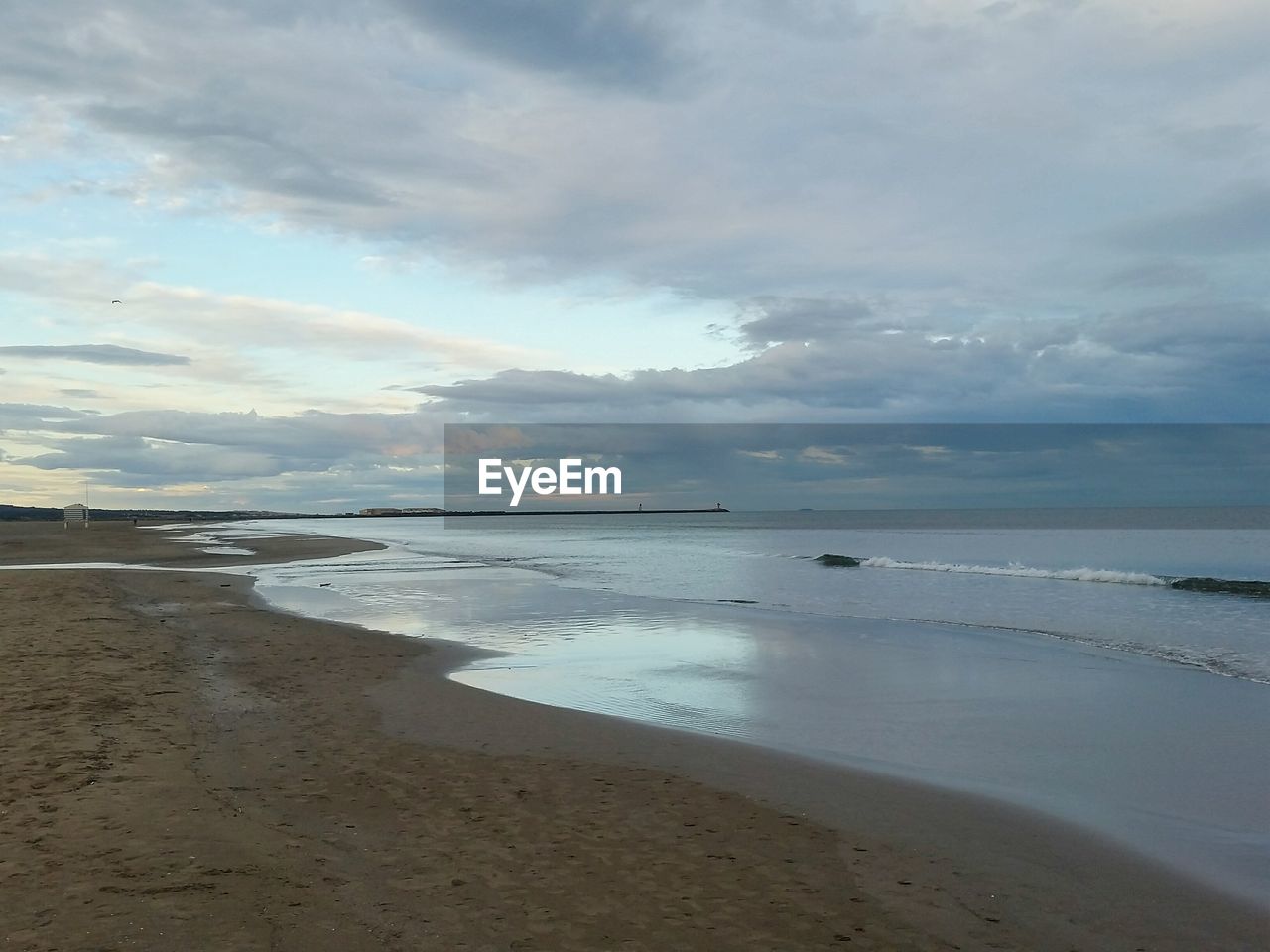 SCENIC VIEW OF BEACH