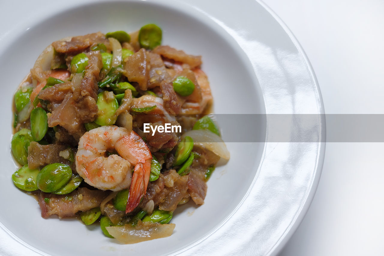 CLOSE-UP OF MEAL SERVED IN PLATE