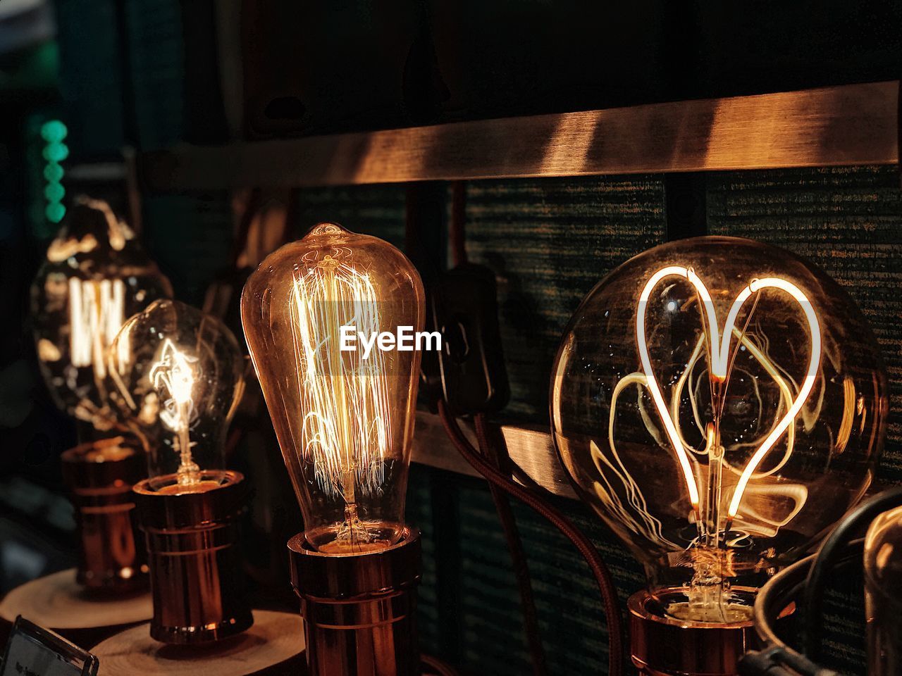 ILLUMINATED LIGHT BULBS