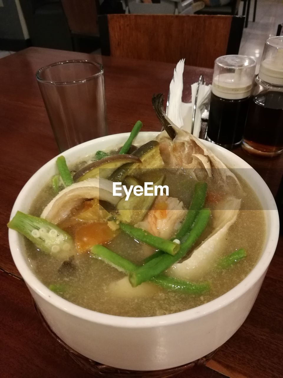 CLOSE-UP OF SOUP IN BOWL