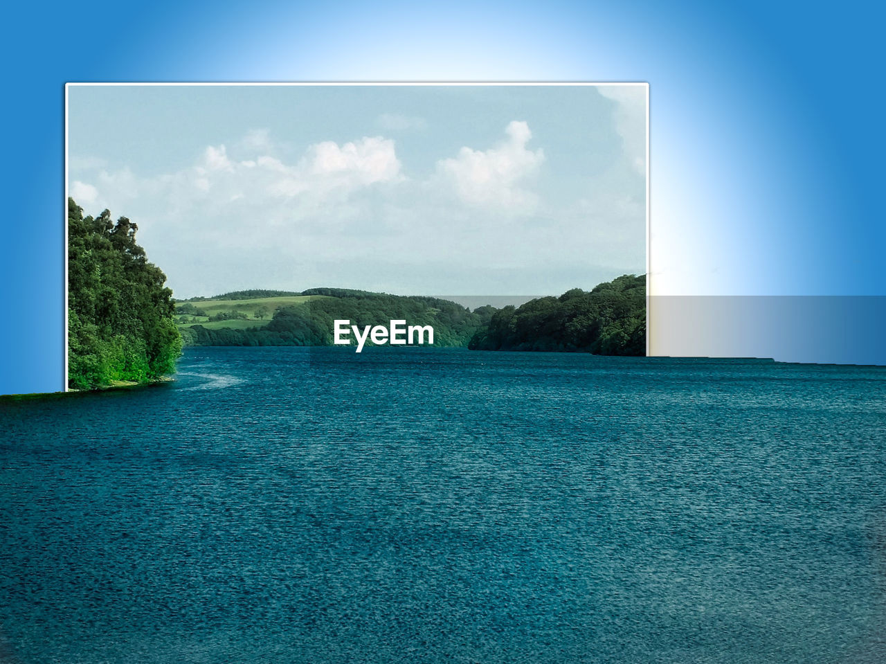 SCENIC VIEW OF CALM SEA AGAINST SKY